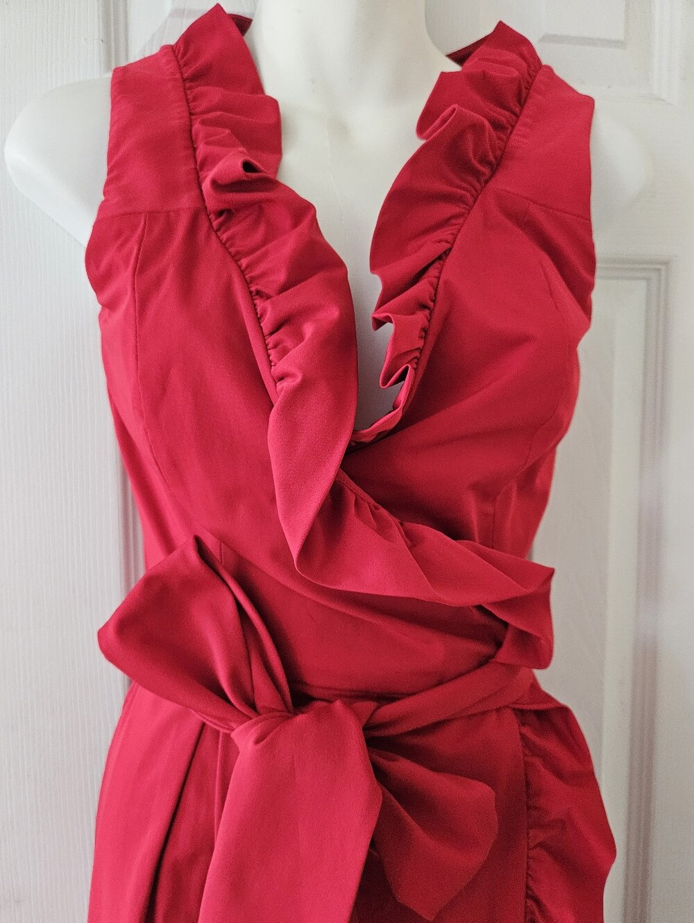 DVF Diane Von Furtsenberg Red ruffle front Wrap Dress Sleeveless Pockets Sz.0